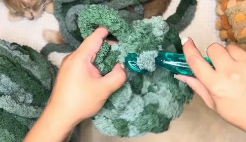 Chunky Crochet Pet Bed Pattern for Cats and Small Dogs — photo 3