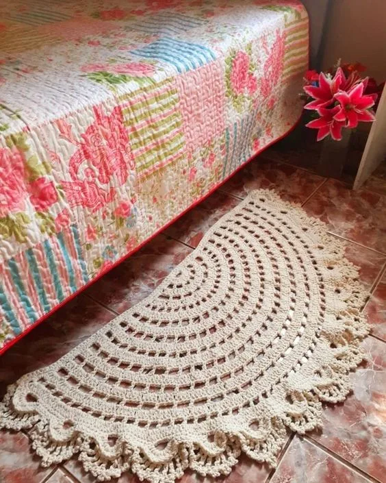 How to Make a Half Moon Crochet Rug (Easy Pattern) — photo 3