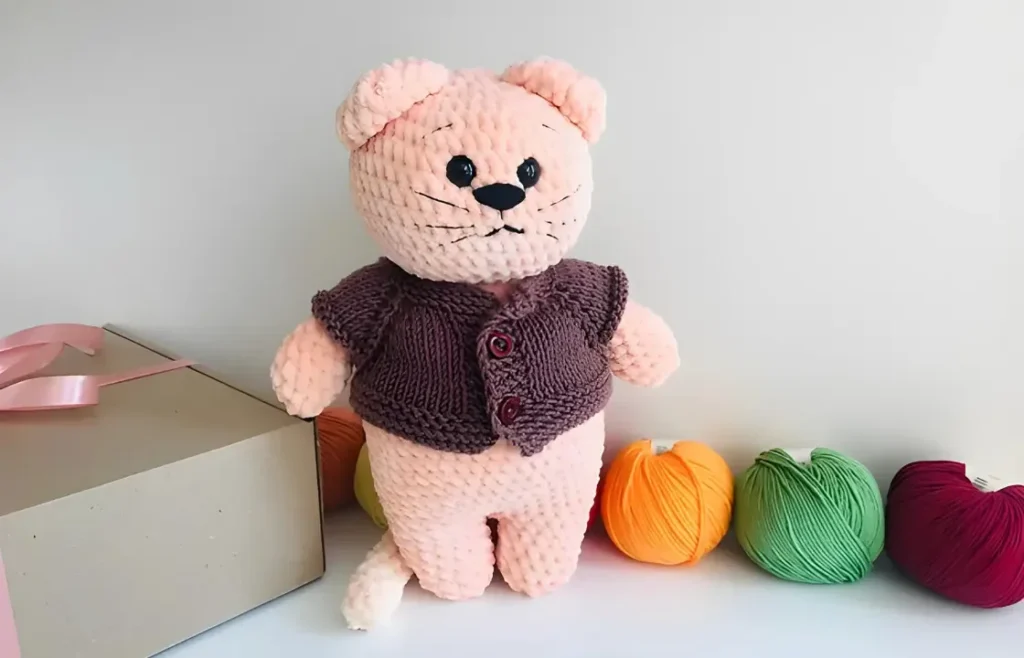 Amigurumi cat pattern: head shaping and knit shirt notes