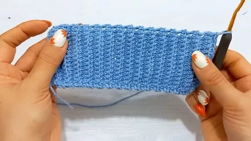 Beginner fingerless gloves with a ribbed cuff and shell body — photo 4