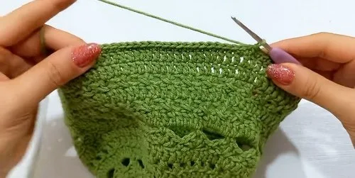 Crochet bucket hat with V-stitch texture and shaped brim — photo 2
