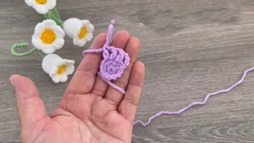 Crochet Lily of the Valley Swing Flower Pattern for Home Decor — photo 2