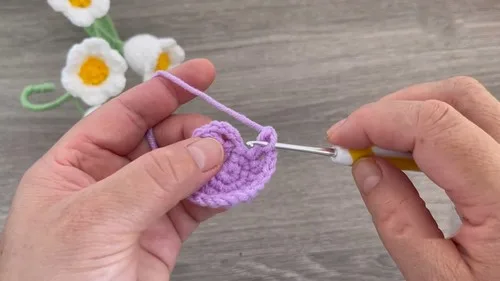 Crochet Lily of the Valley Swing Flower Pattern for Home Decor — photo 3