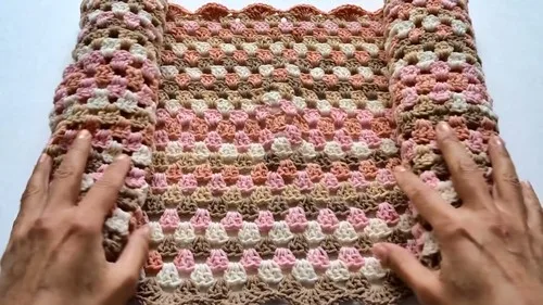 Crochet Table Runner Pattern With Simple Shell Border — photo 2