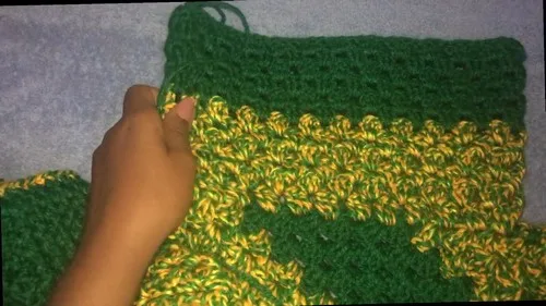 Diagonal granny square sweater made from two joined squares — photo 2