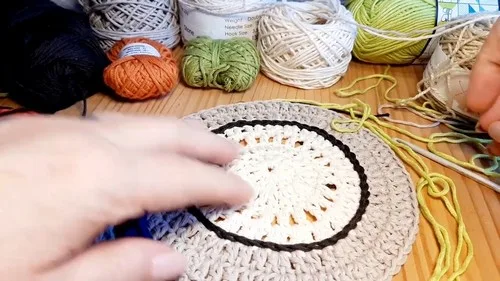 Easy Quick Crochet Small Mandala Pattern for Stunning Home Decor — photo 2