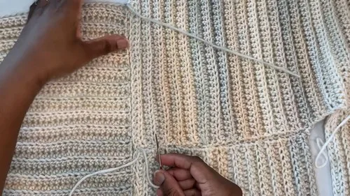 Half double crochet cardigan with ribbed panels and sleeves — photo 4