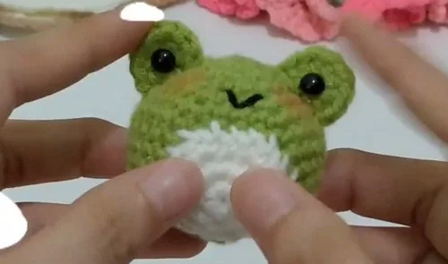Little Frog Amigurumi Pattern With Bead Eyes — photo 2