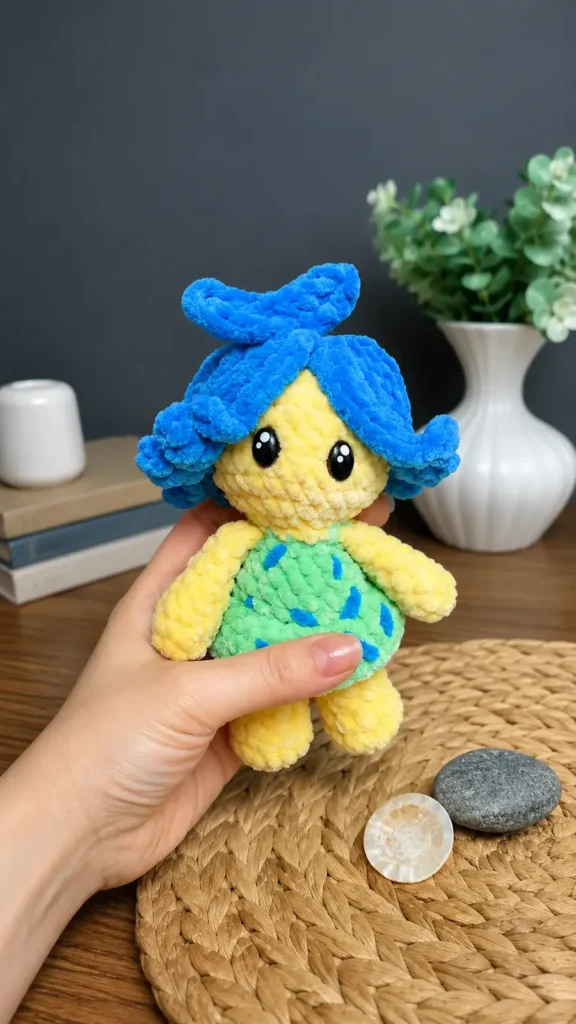 Crochet a low-sew amigurumi doll with a hair cap