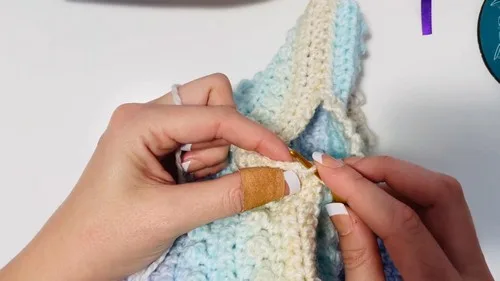 No-Sew Baby Jumper Sweater With Bobble Panels — photo 3