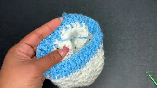 Ribbed-brim baby hat with pom-pom for beginners — photo 2