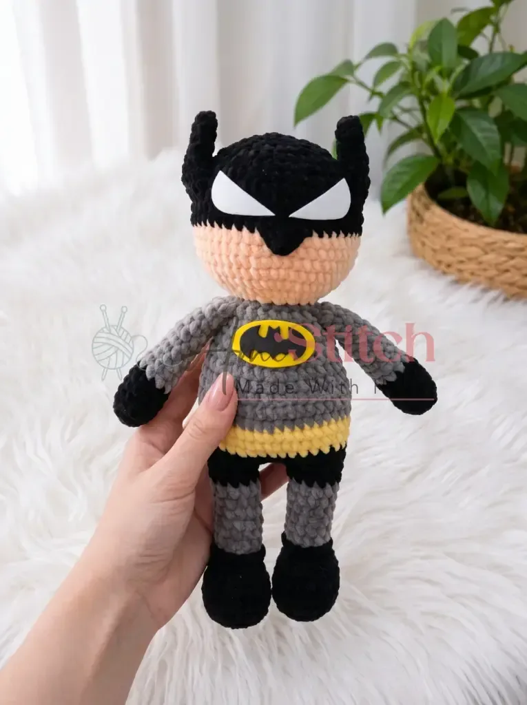 Amigurumi Batman crochet doll construction and sizing notes — photo 2