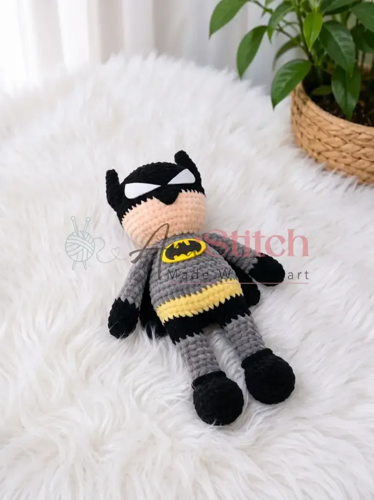 Amigurumi Batman crochet doll construction and sizing notes — photo 3
