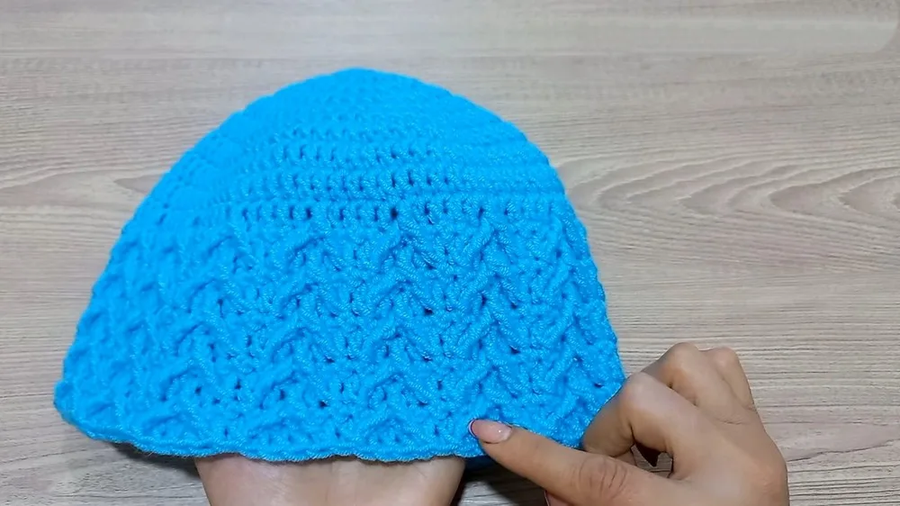 Arrow stitch beanie pattern with a flat crochet crown