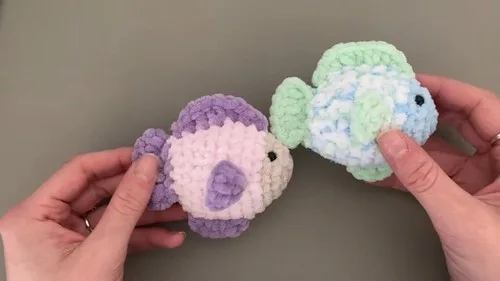 Chenille Fish Keychain Amigurumi with Top, Bottom, and Side Fins — photo 4