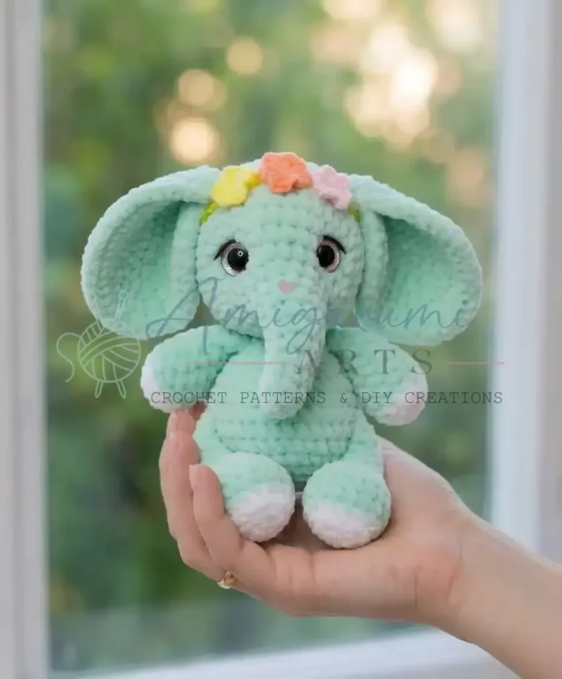 Crochet an amigurumi elephant with a chenille trunk — photo 2