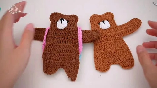 Crochet bear ear pod pouch pattern with magnet closure — photo 2
