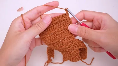 Crochet bear ear pod pouch pattern with magnet closure — photo 4