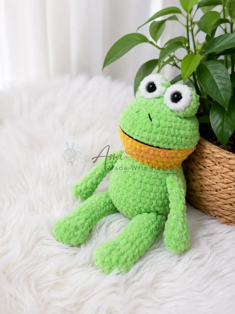 Crochet frog amigurumi with a one-piece spiral body