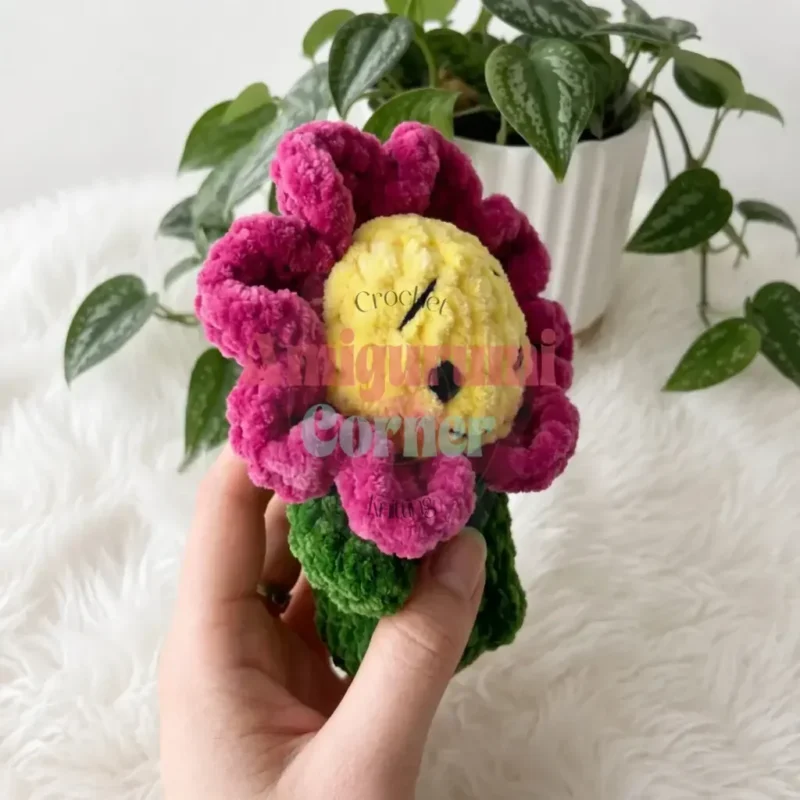 Flower amigurumi with a fanned petal trim — photo 2