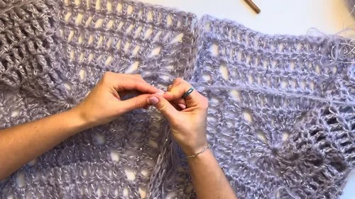 Hexagon cardigan crochet pattern with a sparkle finish — photo 2