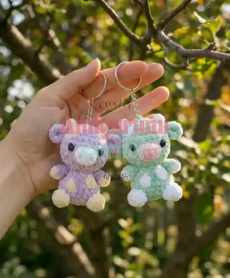 Mini cow amigurumi keychain crochet pattern — photo 2