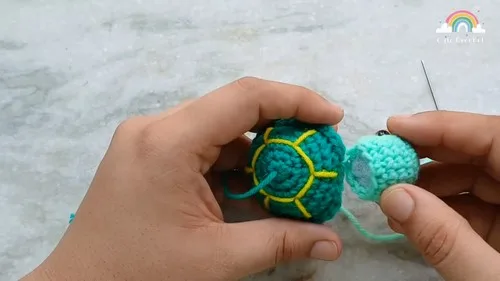 Mini turtle amigurumi pattern with shell and flippers — photo 2