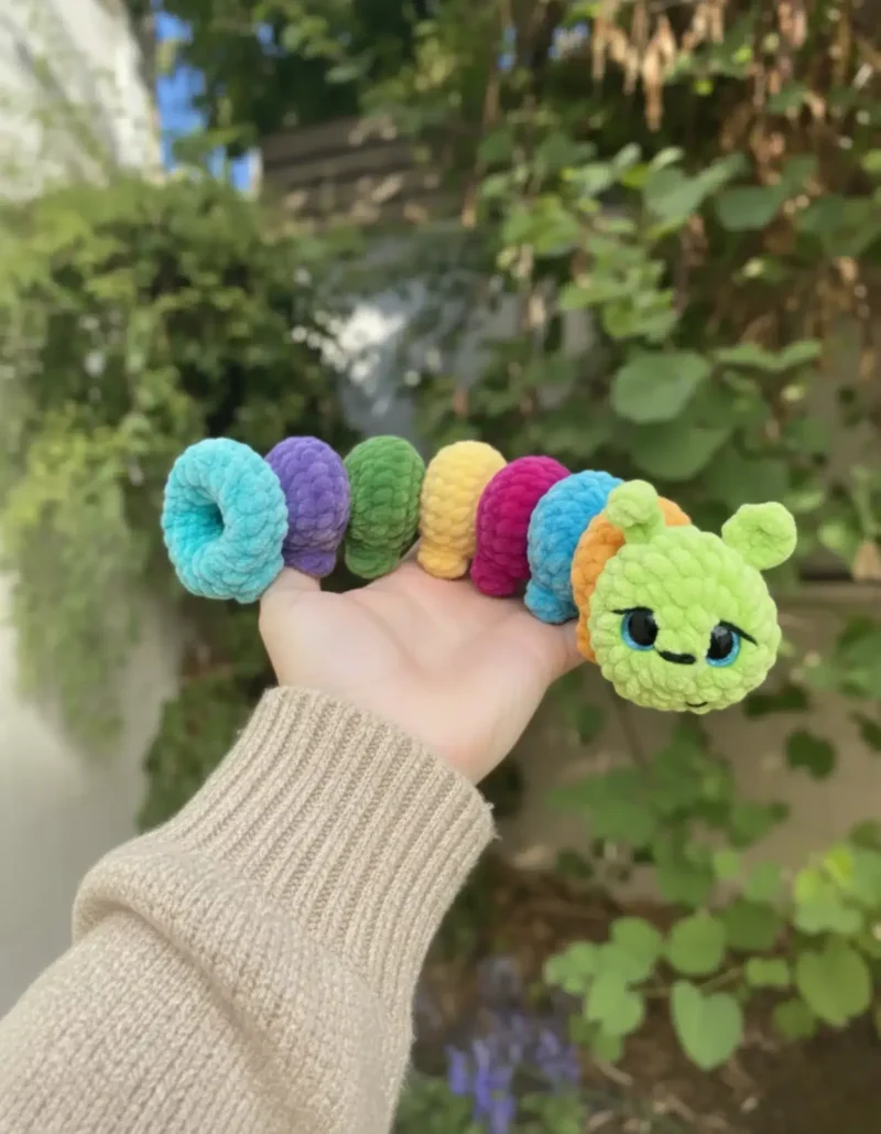 No-Sew Caterpillar Amigurumi With Adjustable Body Segments — photo 2