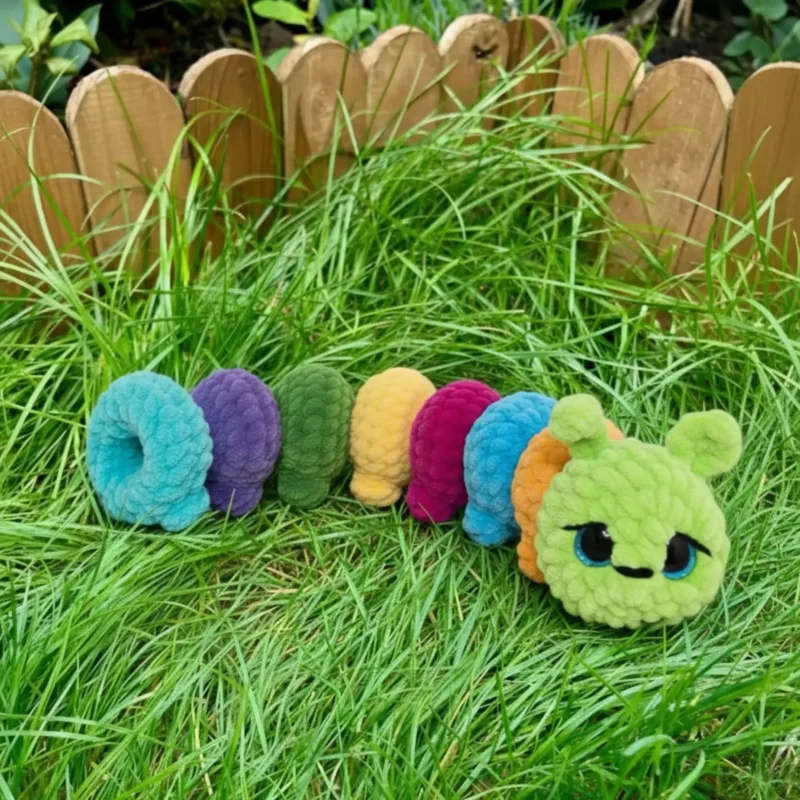 No-Sew Caterpillar Amigurumi With Adjustable Body Segments — photo 3