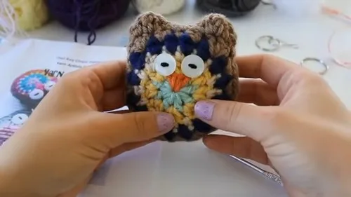 Owl keychain amigurumi pattern for bags and keys — photo 2